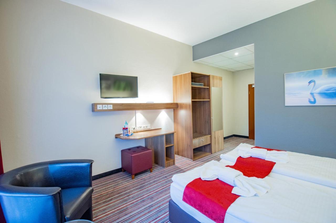 Seehotel Brandenburg An Der Havel Brielow Bagian luar foto