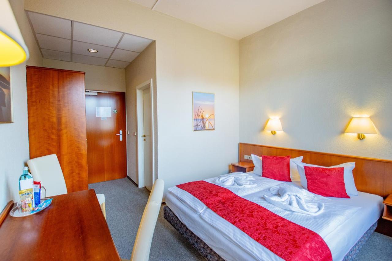 Seehotel Brandenburg An Der Havel Brielow Bagian luar foto