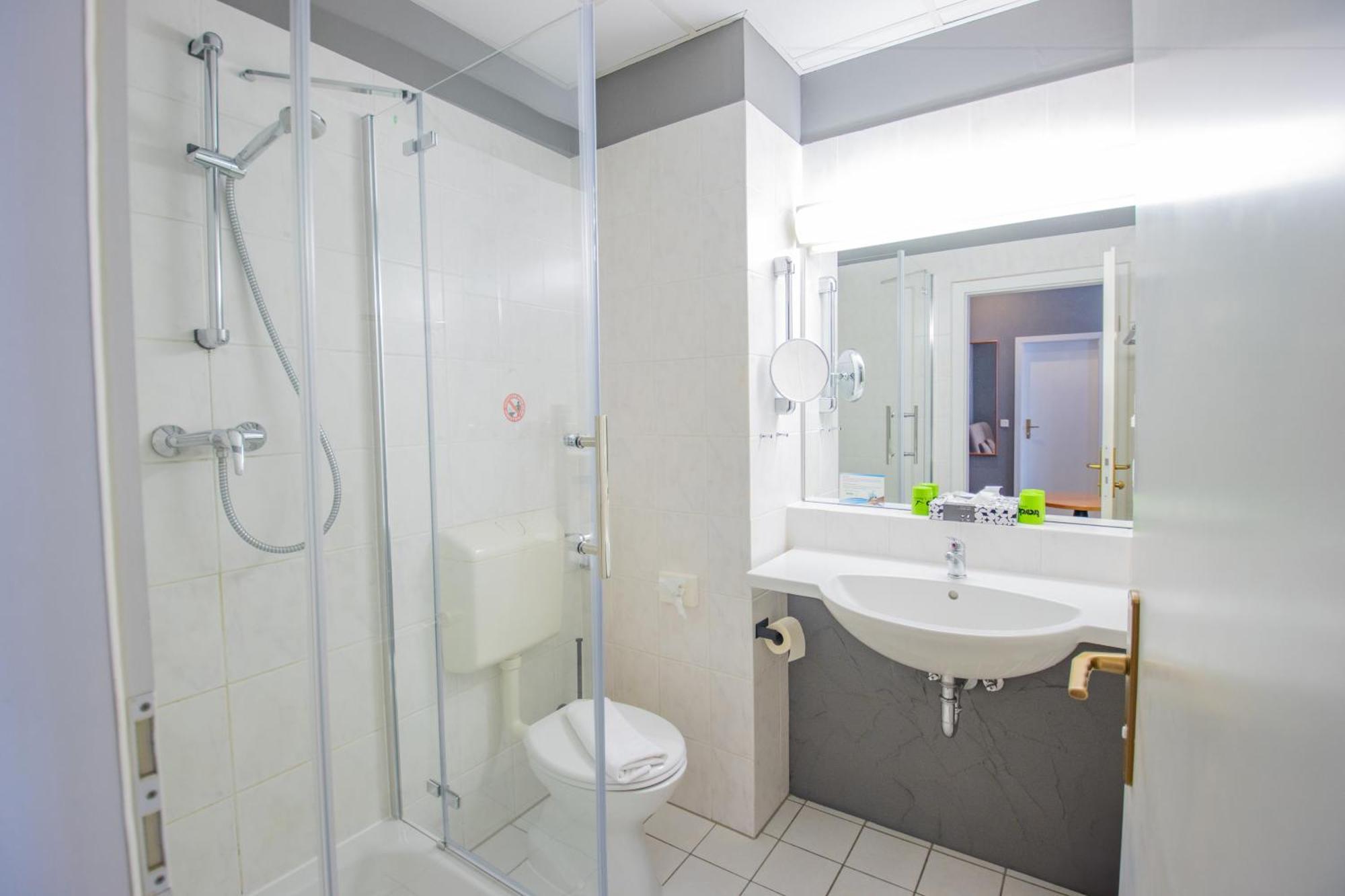 Seehotel Brandenburg An Der Havel Brielow Bagian luar foto