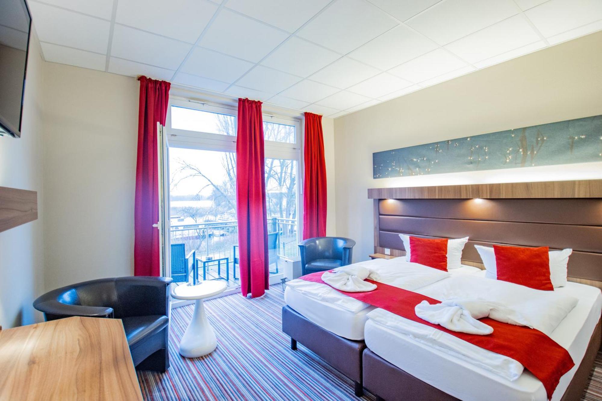 Seehotel Brandenburg An Der Havel Brielow Bagian luar foto