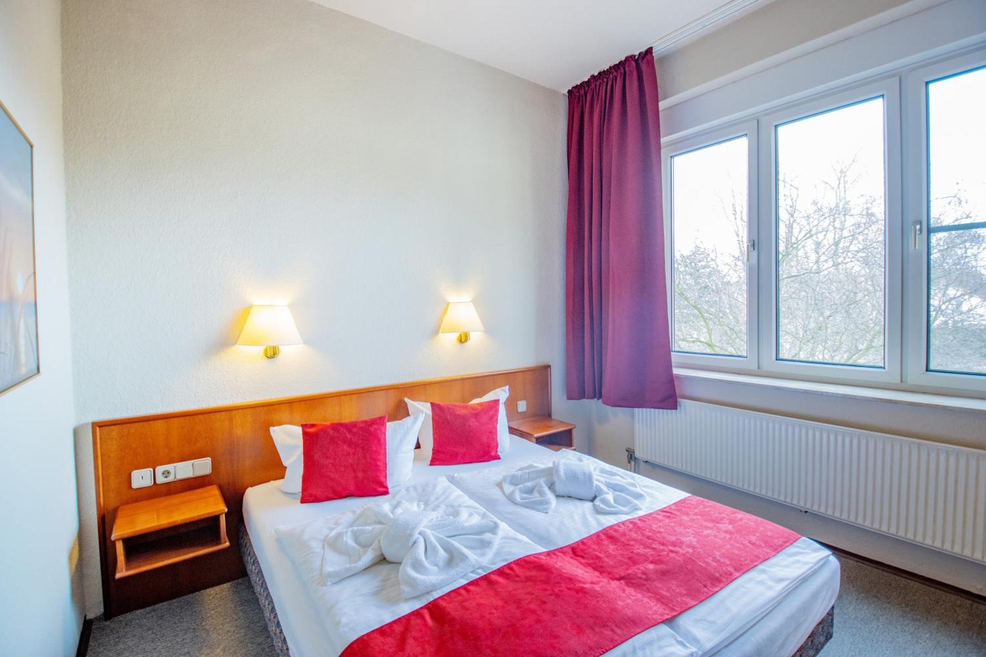 Seehotel Brandenburg An Der Havel Brielow Bagian luar foto