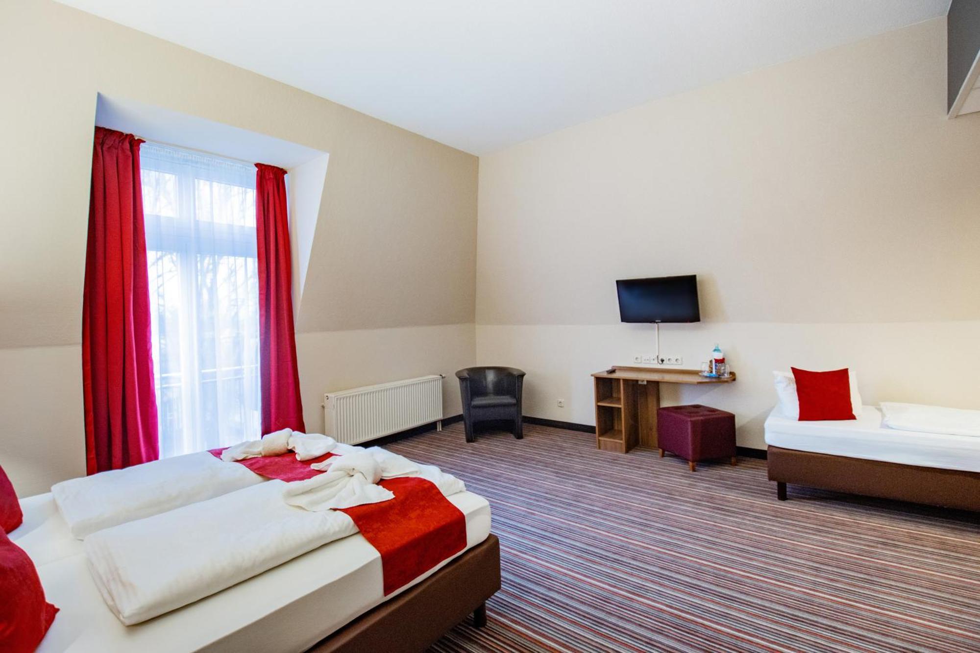 Seehotel Brandenburg An Der Havel Brielow Bagian luar foto