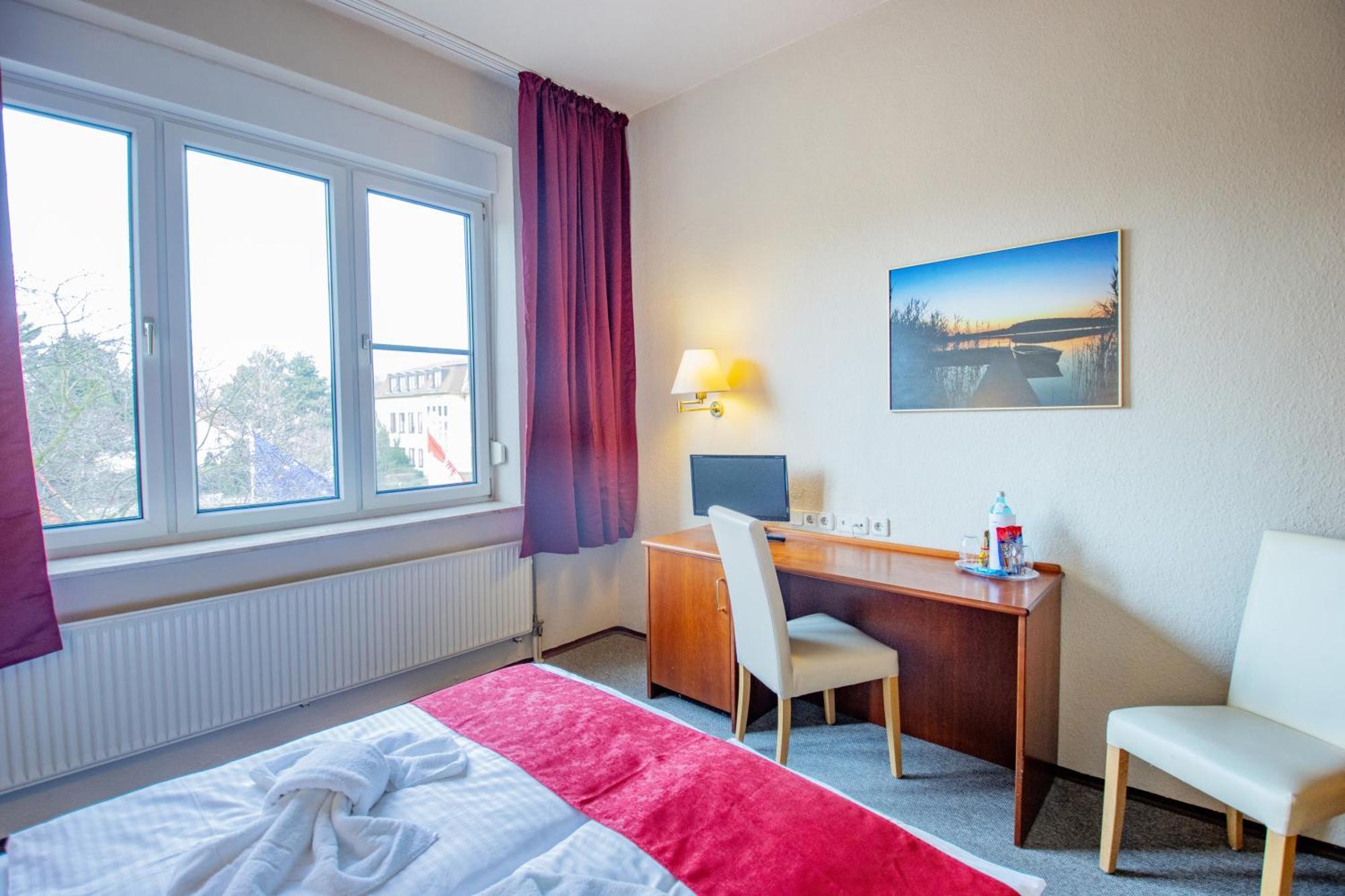 Seehotel Brandenburg An Der Havel Brielow Bagian luar foto