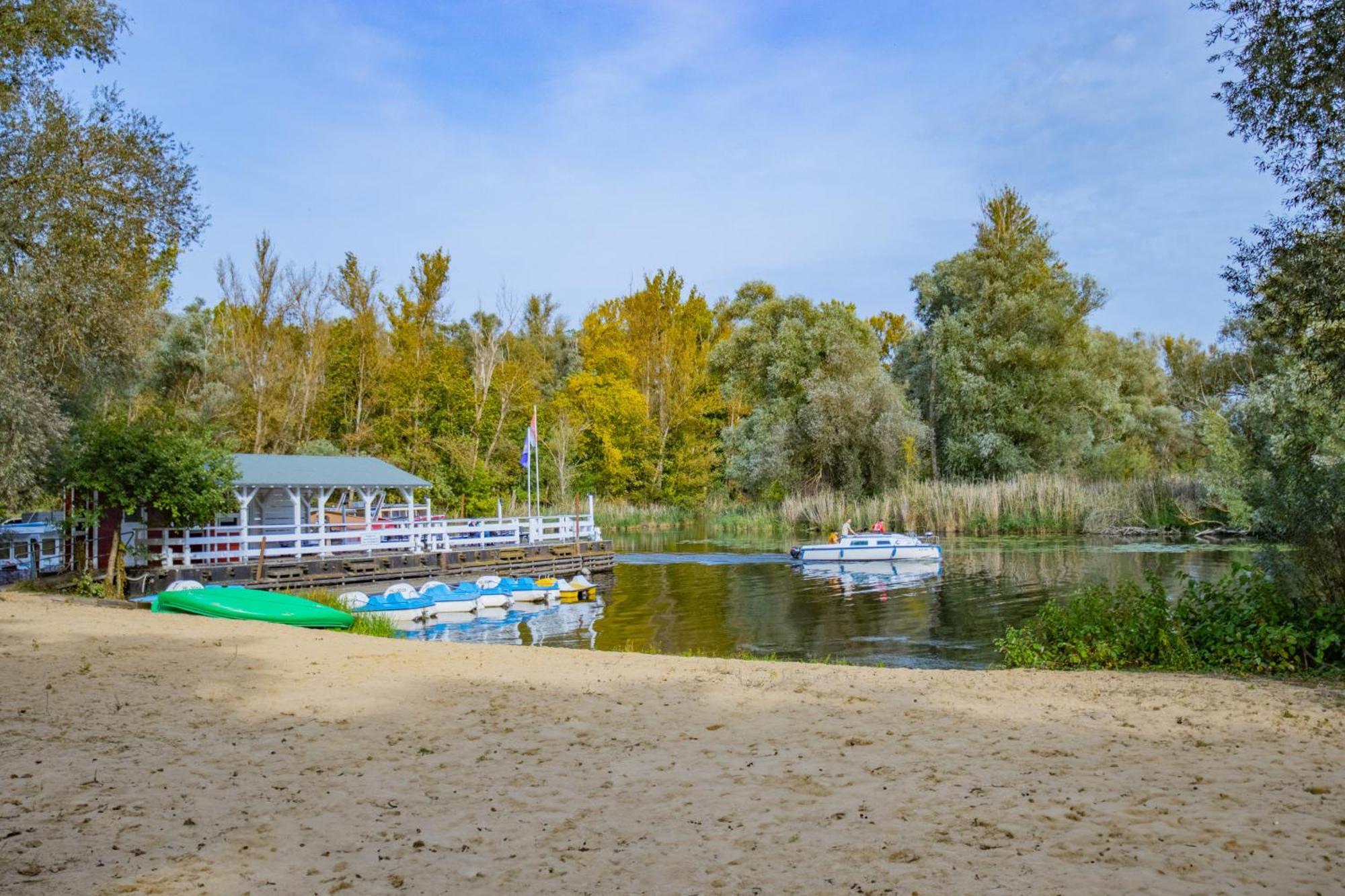 Seehotel Brandenburg An Der Havel Brielow Bagian luar foto