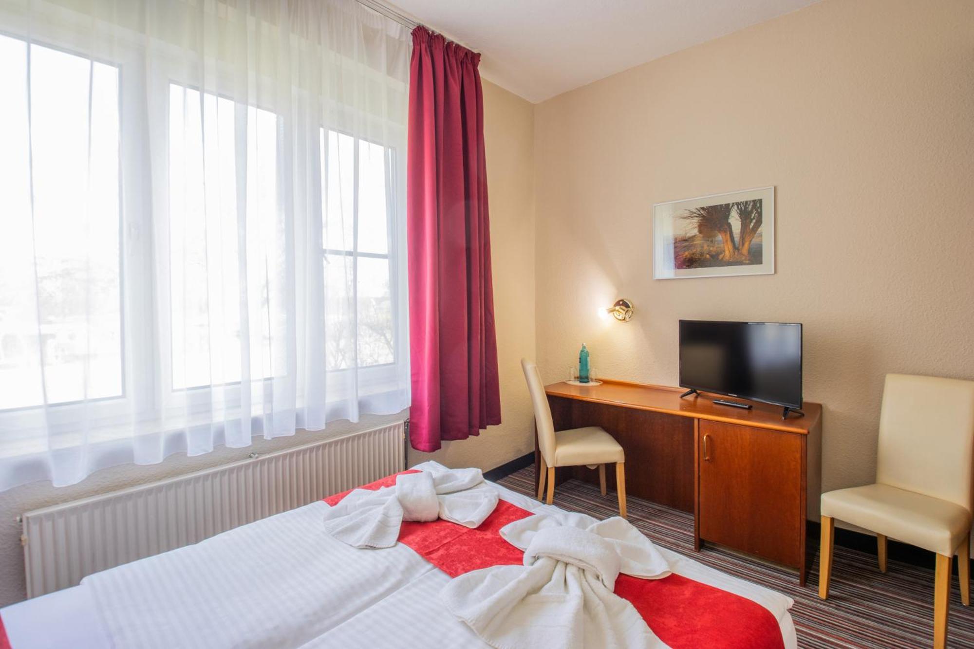 Seehotel Brandenburg An Der Havel Brielow Bagian luar foto