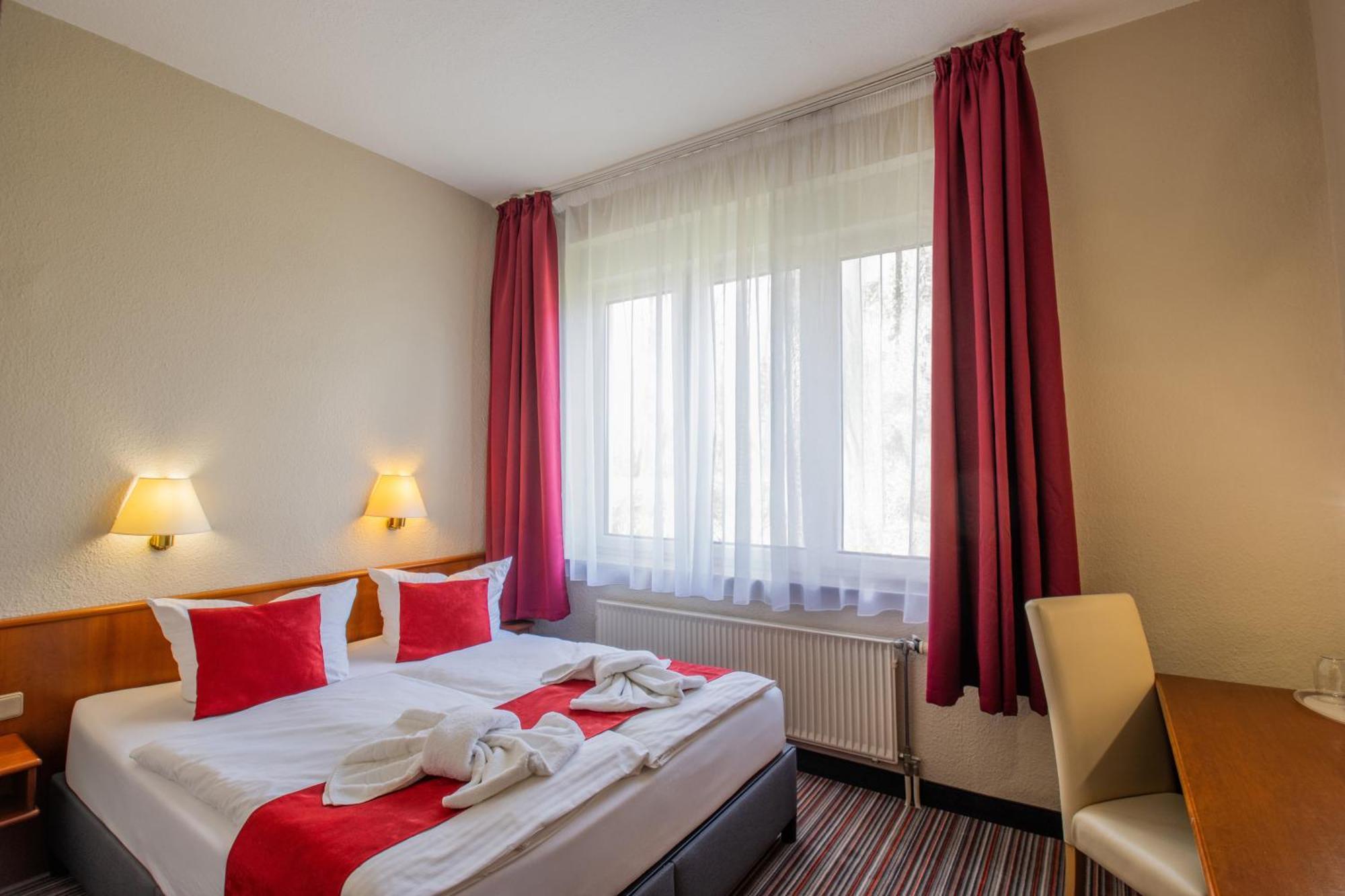 Seehotel Brandenburg An Der Havel Brielow Bagian luar foto
