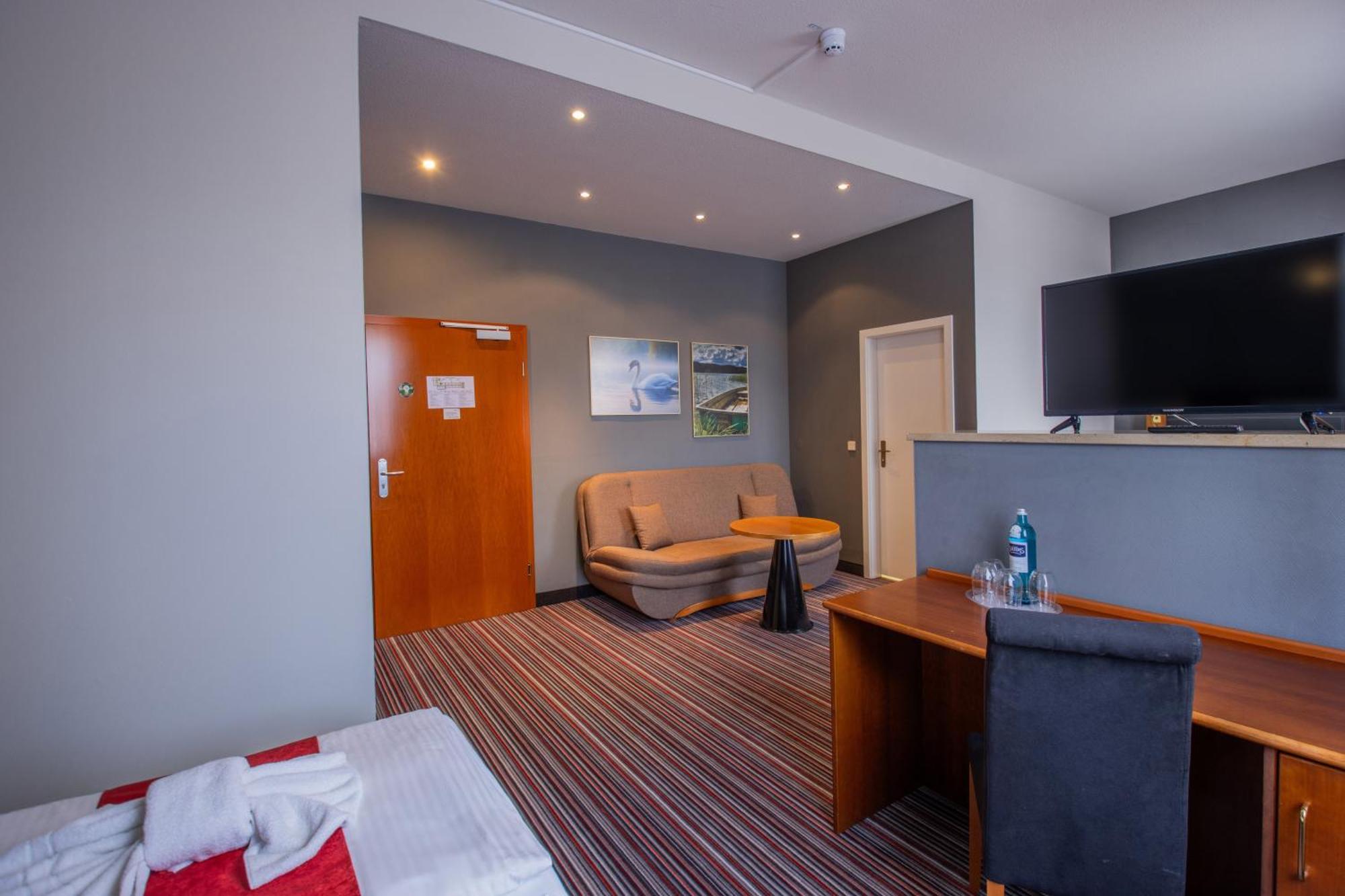 Seehotel Brandenburg An Der Havel Brielow Bagian luar foto