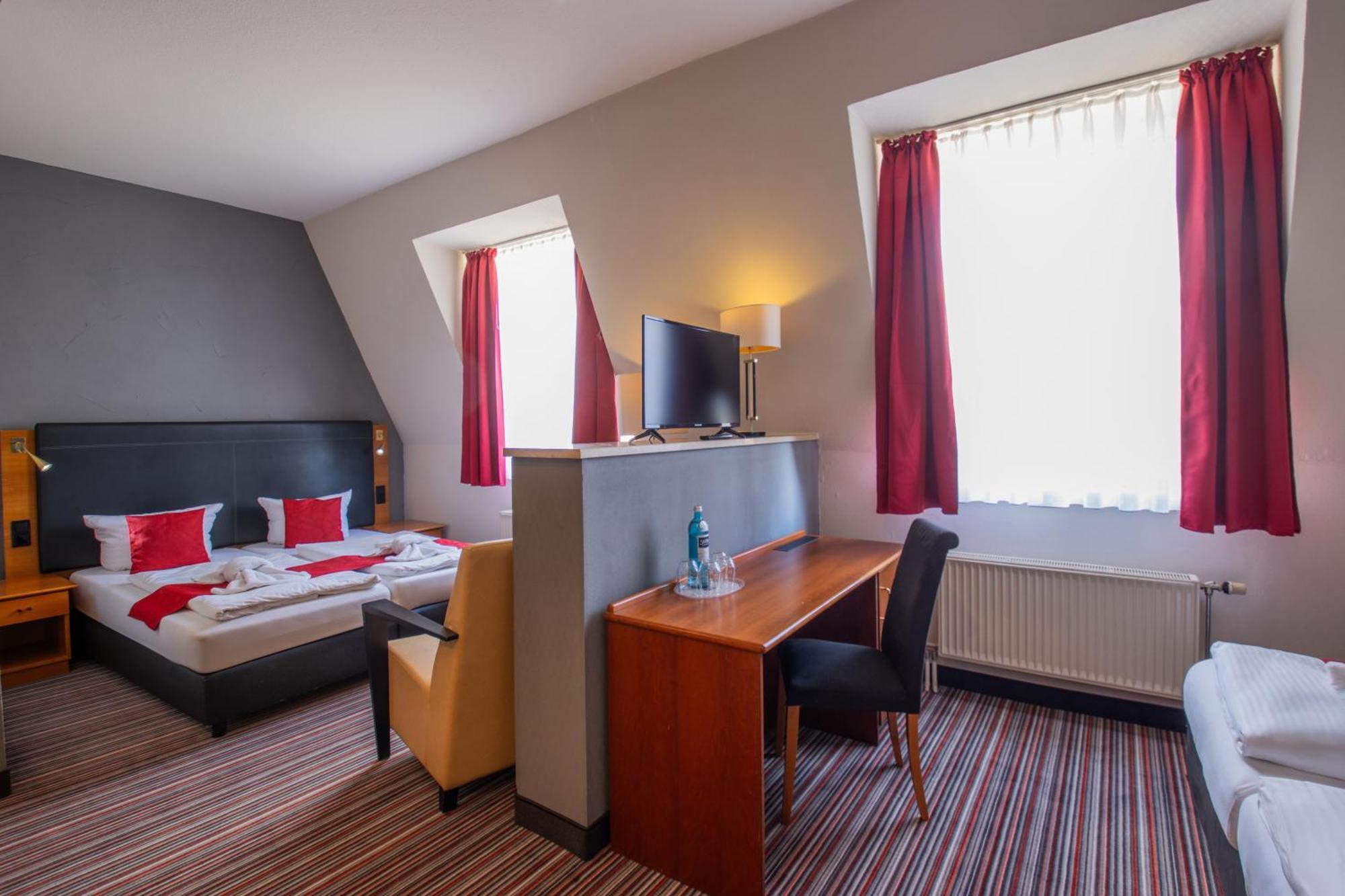 Seehotel Brandenburg An Der Havel Brielow Bagian luar foto