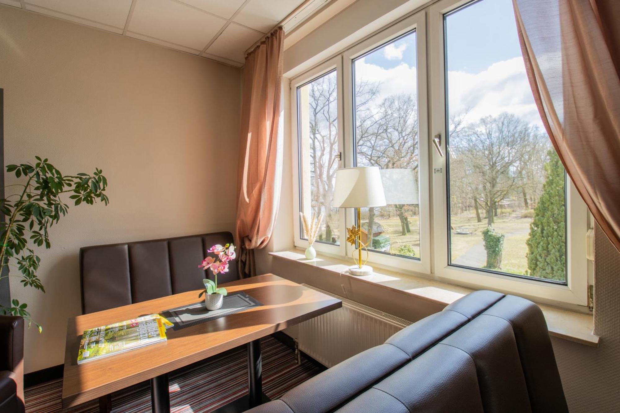 Seehotel Brandenburg An Der Havel Brielow Bagian luar foto