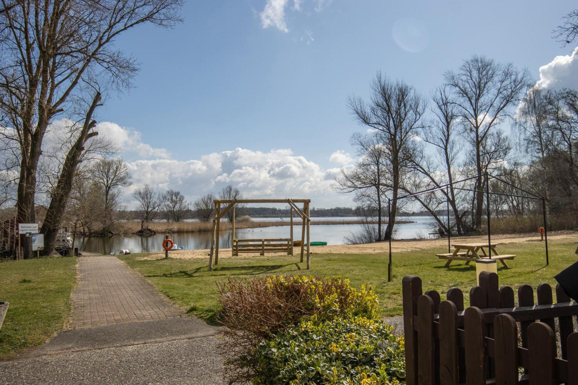 Seehotel Brandenburg An Der Havel Brielow Bagian luar foto