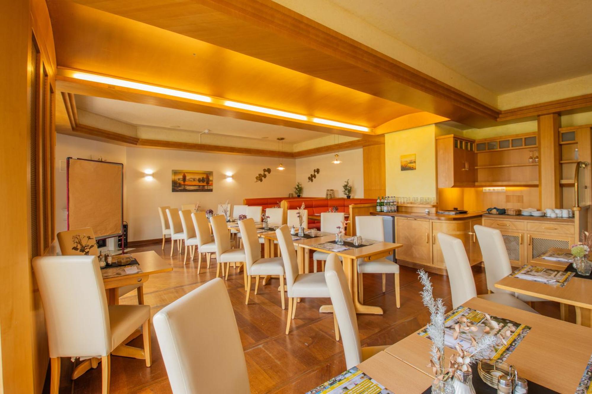 Seehotel Brandenburg An Der Havel Brielow Bagian luar foto