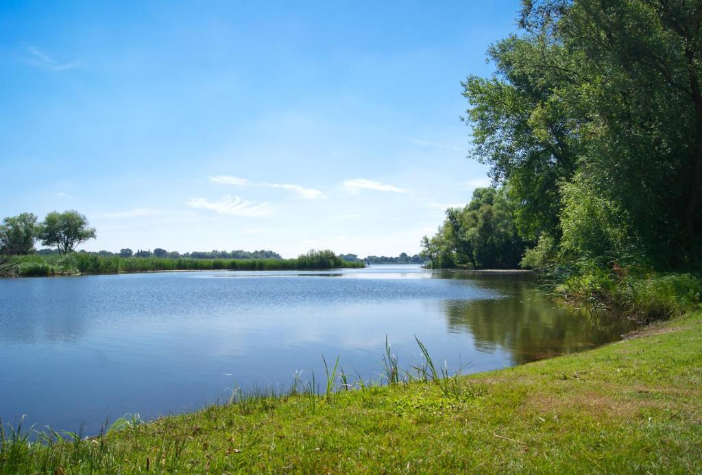Seehotel Brandenburg An Der Havel Brielow Bagian luar foto
